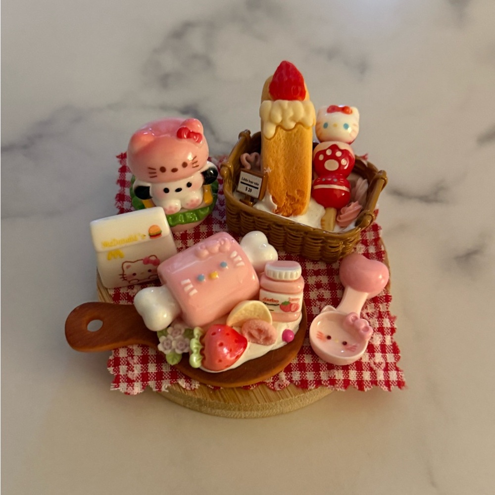 Hello Kitty Mini Figures NWOT